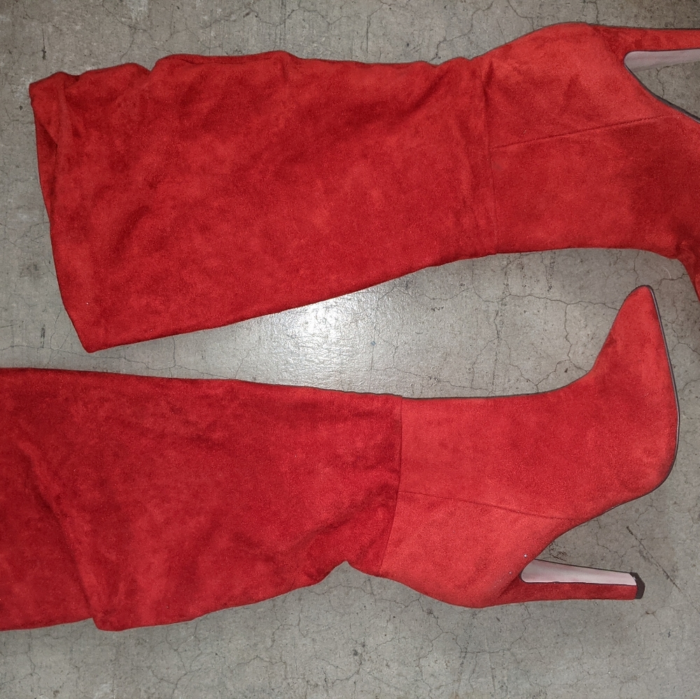 Red heels - Picture 4 of 8